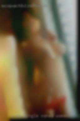 I am single naked woman and reside  in Chicago.